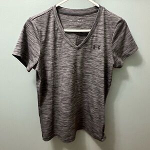 Under armour (UA) Women's Loose Heat Gear V-Neck medium